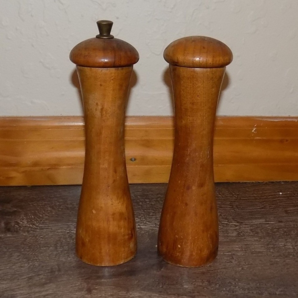Vintage Wood Salt and Pepper Shakers Set Made in Italy Brown Good Condition